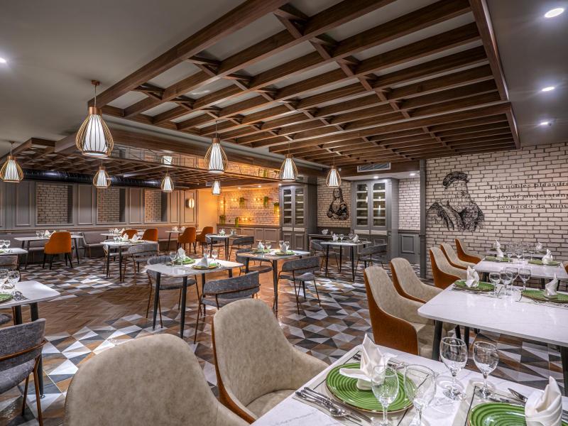 Diamond Deluxe Hotel & Spa