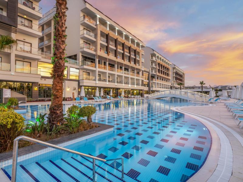 Diamond Deluxe Hotel & Spa