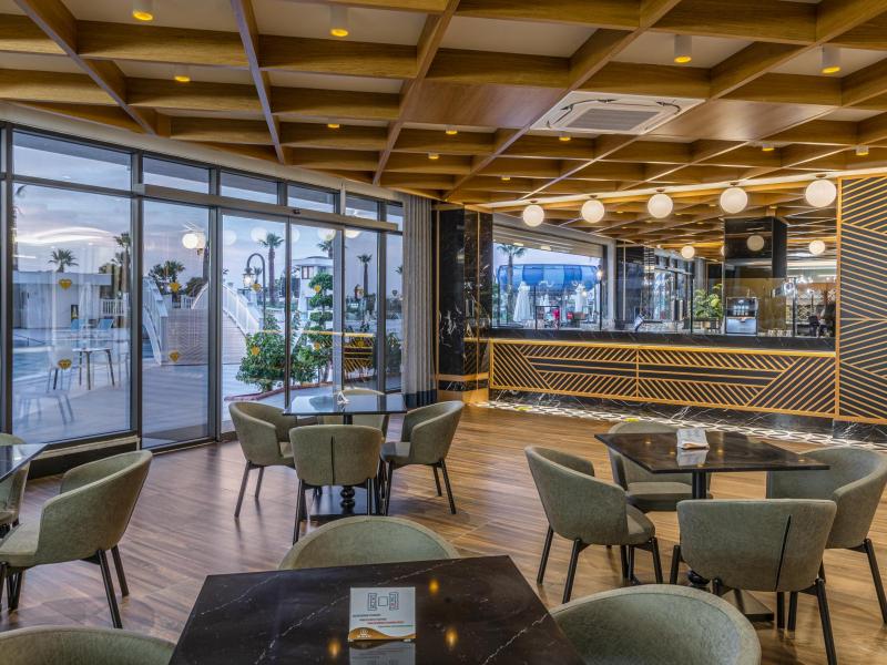 Diamond Deluxe Hotel & Spa