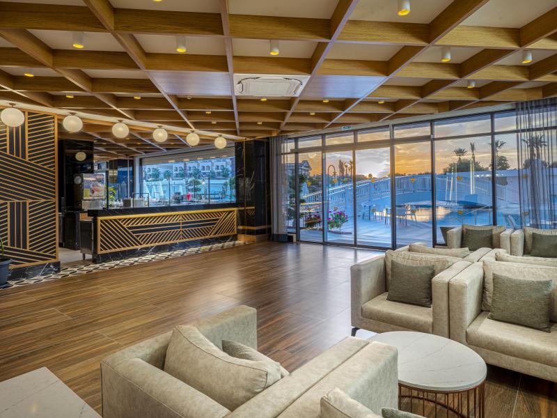 Diamond Deluxe Hotel & Spa