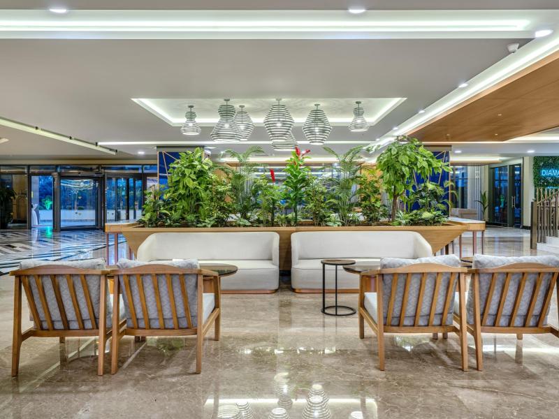 Diamond Deluxe Hotel & Spa