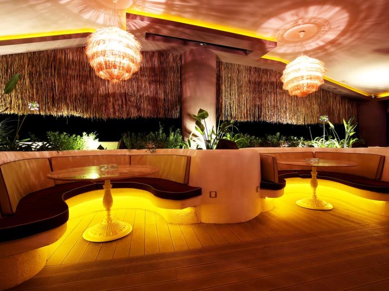 Pinehill Hotel & Suites