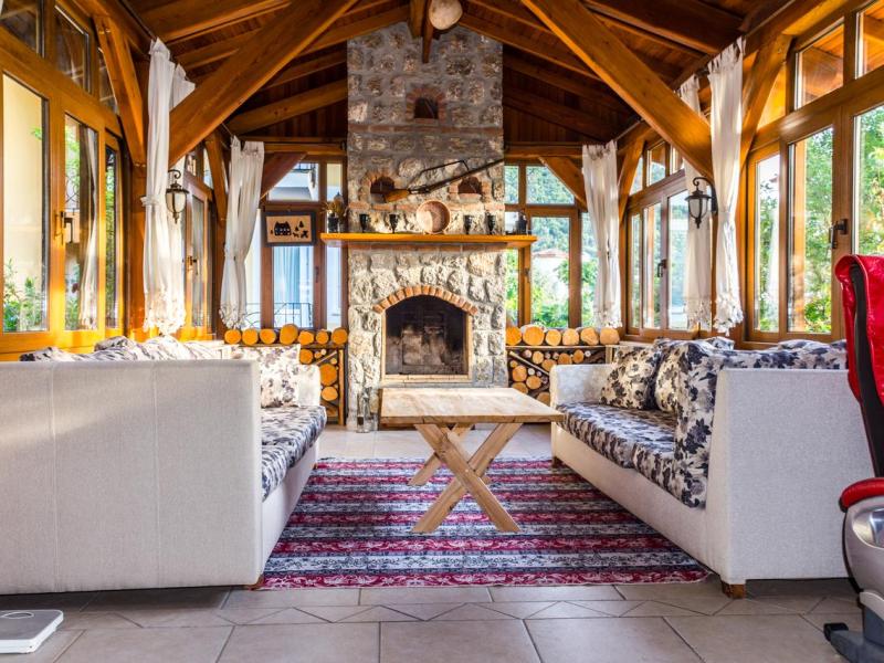 Mountain Valley Apart Hotel & Villas