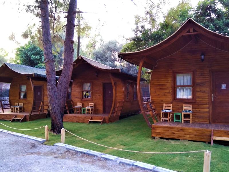 Green Pine Beach & Bungalows