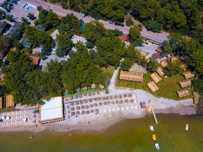 Green Pine Beach & Bungalows