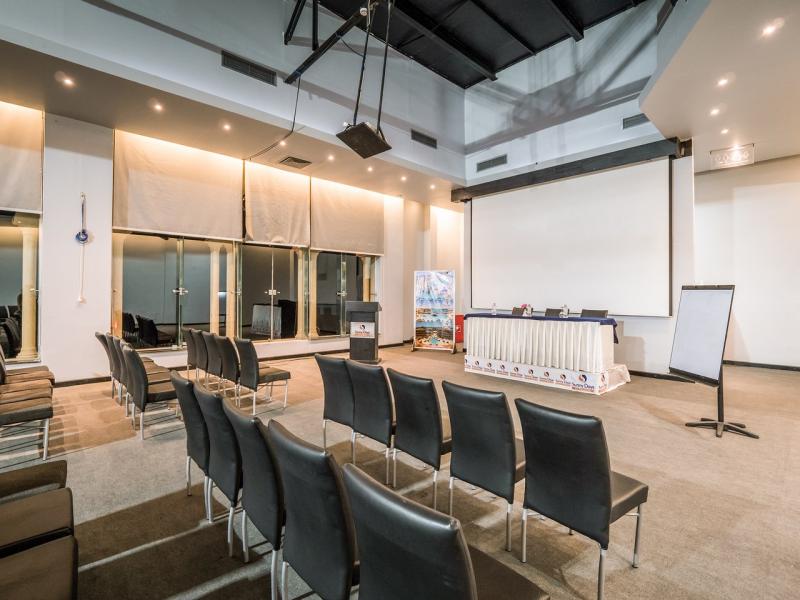 Sunny Days Resort, Spa & Aqua Park