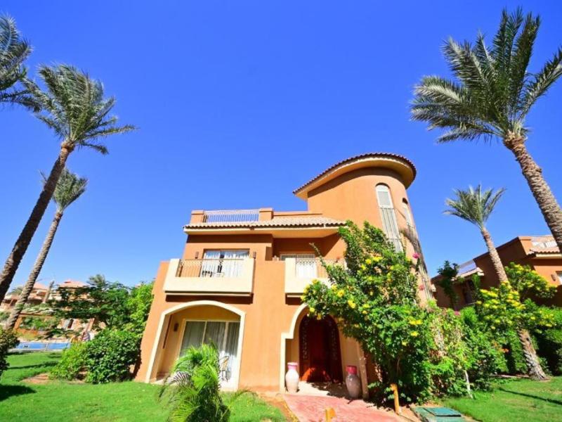 Parrotel Lagoon Waterpark Resort