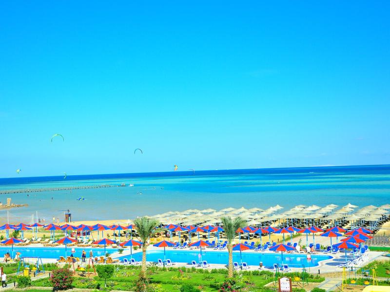 Hawaii Paradise Aqua Park Resort