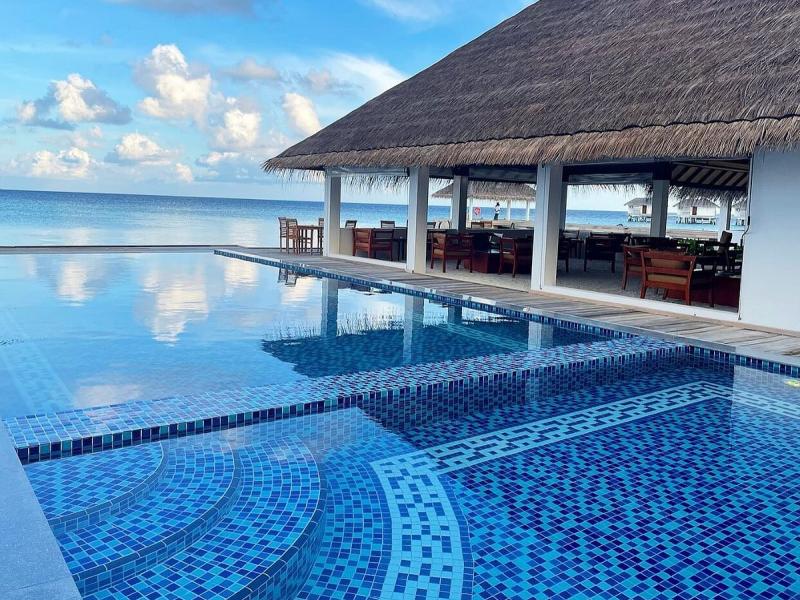 Cocogiri Island Resort