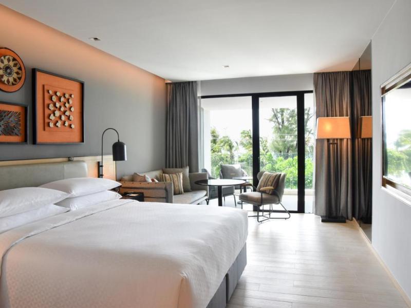 Four Points by Sheraton Phuket Patong Beach Resort
