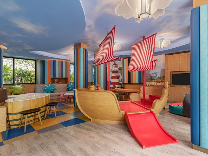 Four Points by Sheraton Phuket Patong Beach Resort