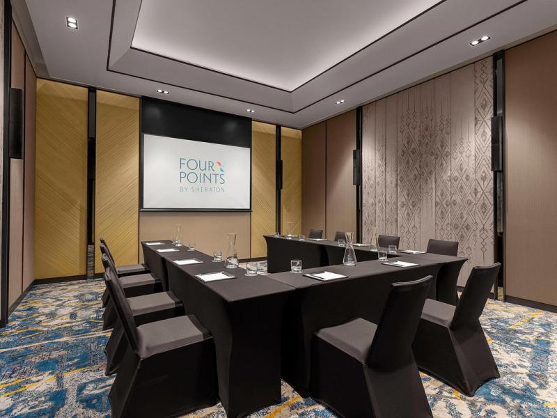 Four Points by Sheraton Phuket Patong Beach Resort