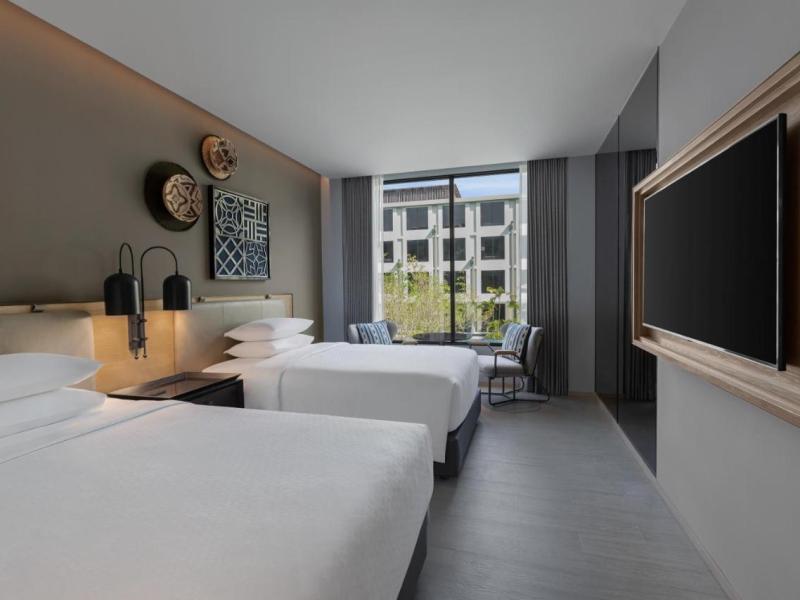 Four Points by Sheraton Phuket Patong Beach Resort