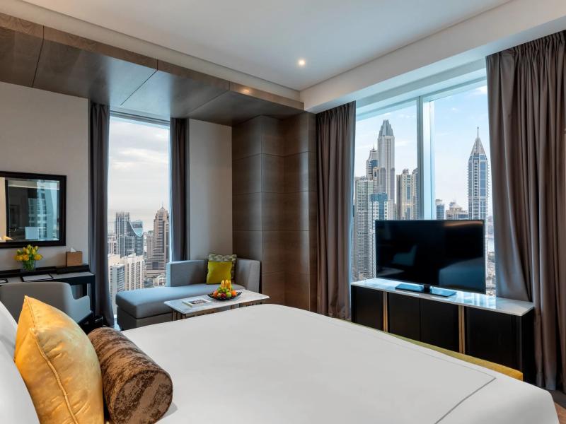 Taj Jumeirah Lakes Towers Hotel