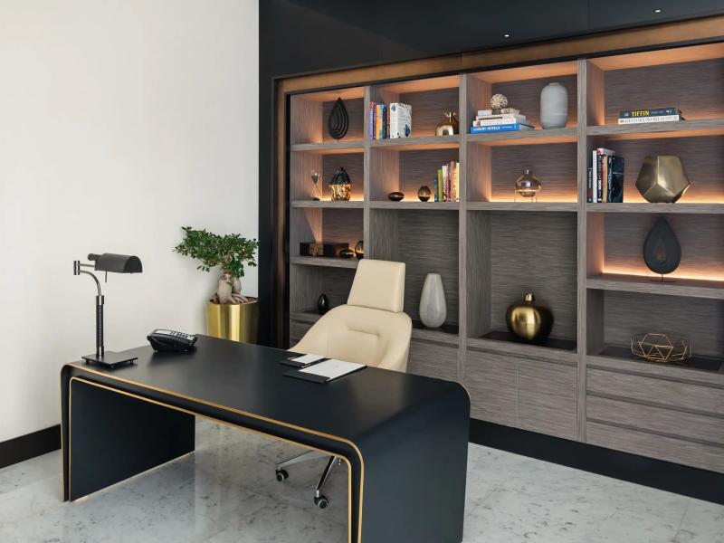 Taj Jumeirah Lakes Towers Hotel