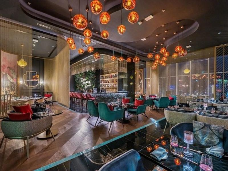 Taj Jumeirah Lakes Towers Hotel