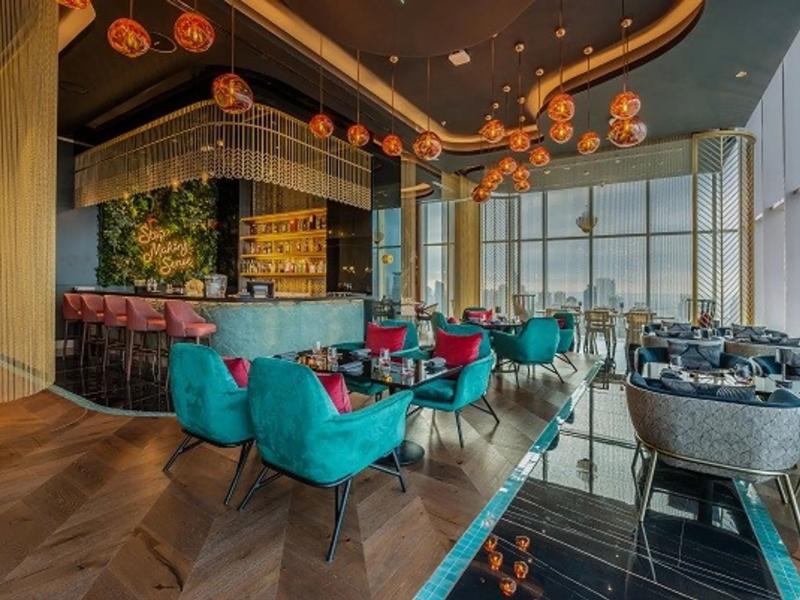 Taj Jumeirah Lakes Towers Hotel