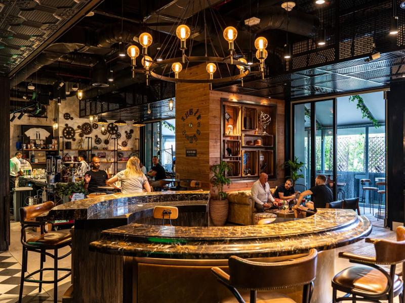 Taj Jumeirah Lakes Towers Hotel