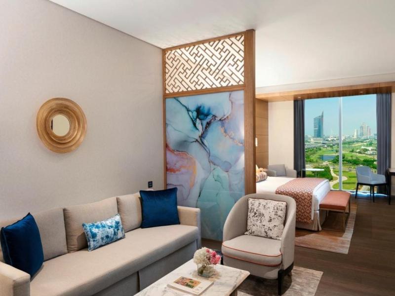 Taj Jumeirah Lakes Towers Hotel