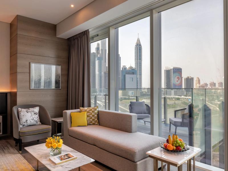 Taj Jumeirah Lakes Towers Hotel