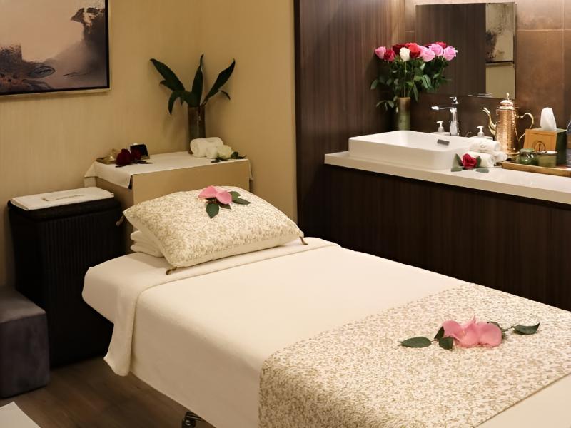 Taj Jumeirah Lakes Towers Hotel