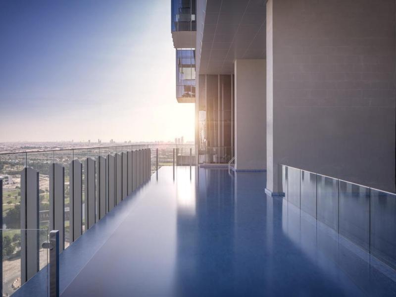 Taj Jumeirah Lakes Towers Hotel