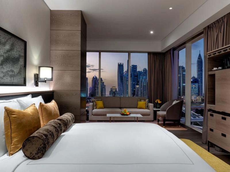 Taj Jumeirah Lakes Towers Hotel