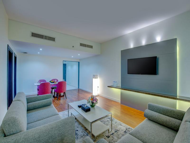 Howard Johnson Plaza By Wyndham