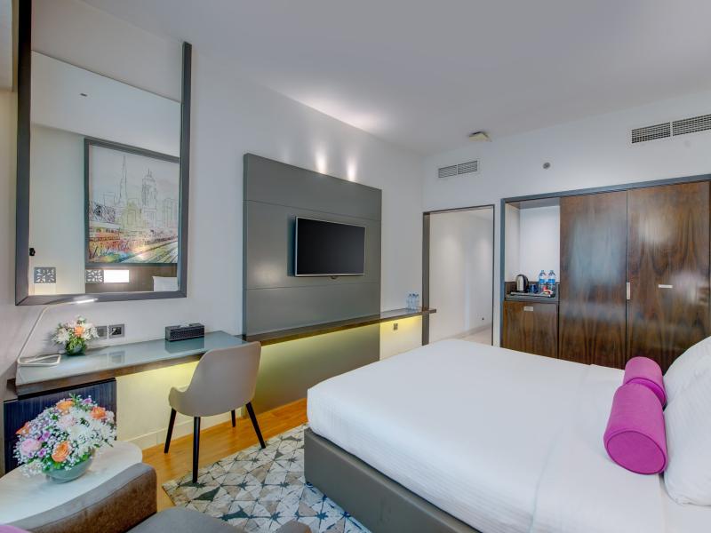 Howard Johnson Plaza By Wyndham