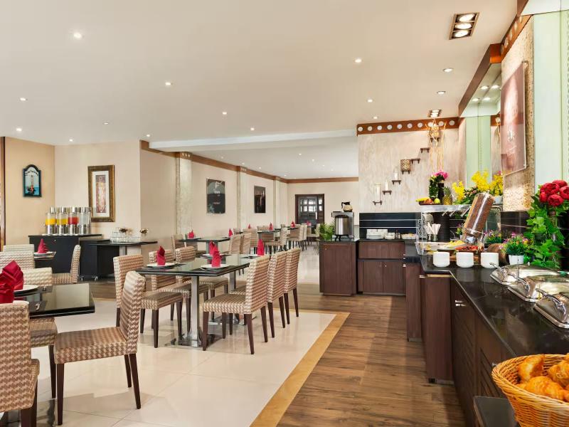 Howard Johnson Plaza By Wyndham