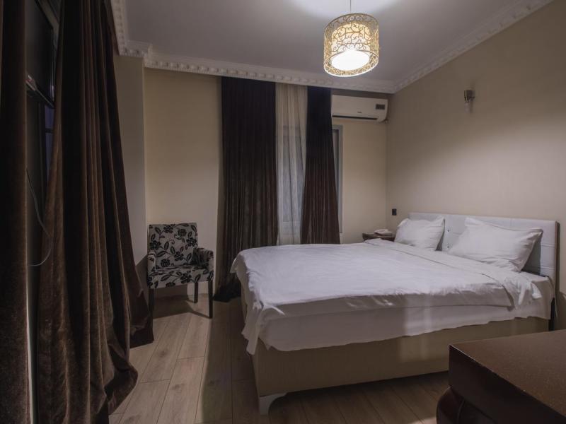 Ixir Hotel