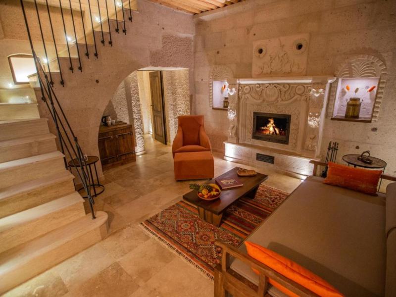 Nino Cave Suites