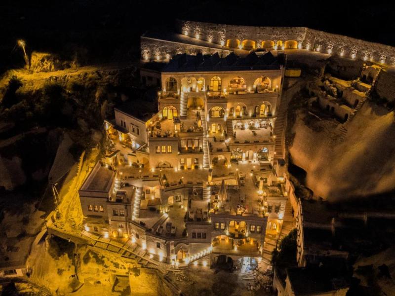 Nino Cave Suites