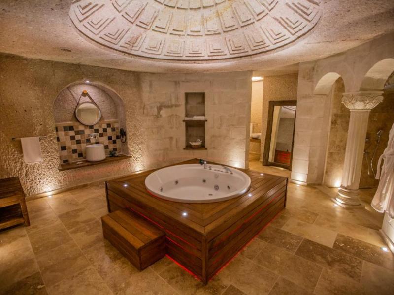 Nino Cave Suites