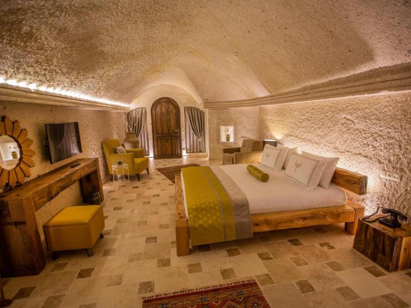Nino Cave Suites