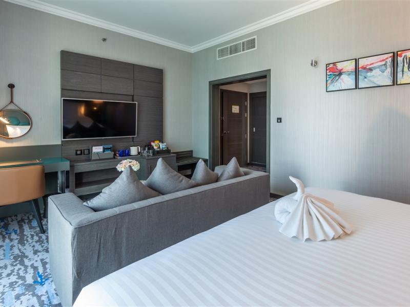 Edge Creekside Hotel