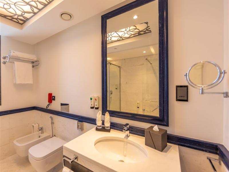 Edge Creekside Hotel