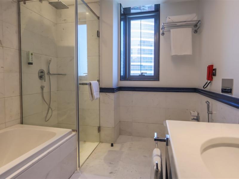 Edge Creekside Hotel