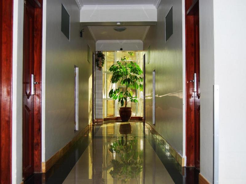 Mc-Ellys Hotel