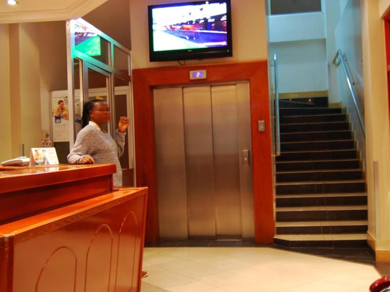 Mc-Ellys Hotel