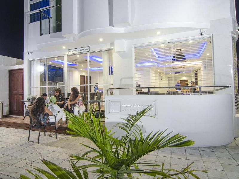Airport Beach Hotel