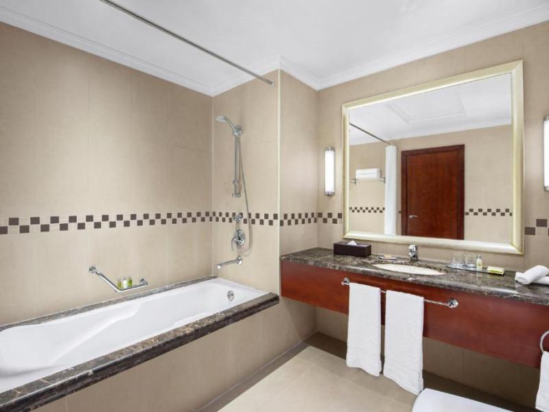 DoubleTree By Hilton Ras Al Khaimah Corniche Hotel & Residences