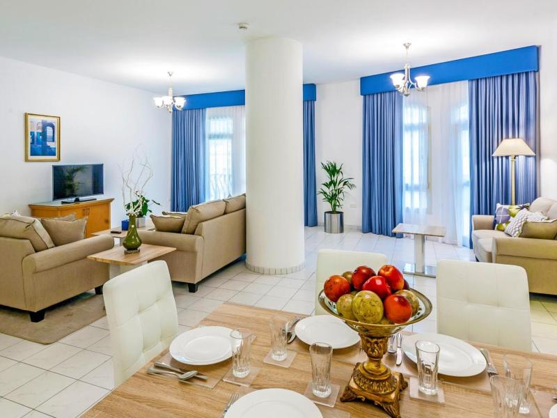 Roda Al Murooj Residences & Apartment