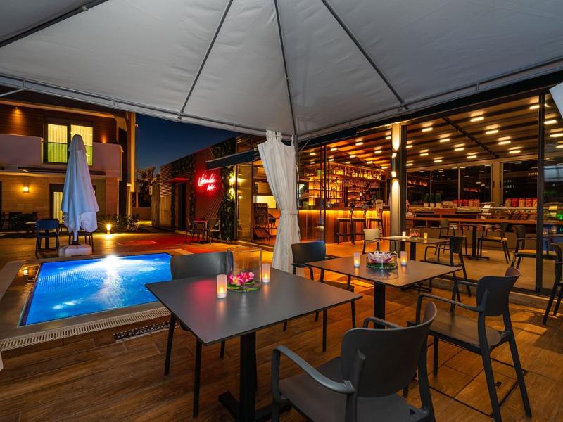 Veranda Beach Suites