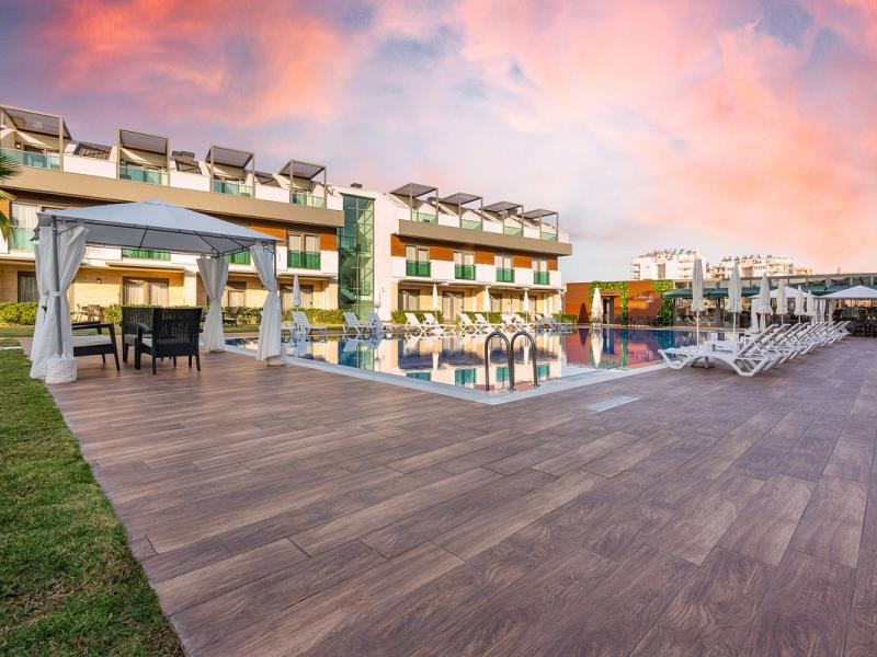 Veranda Beach Suites