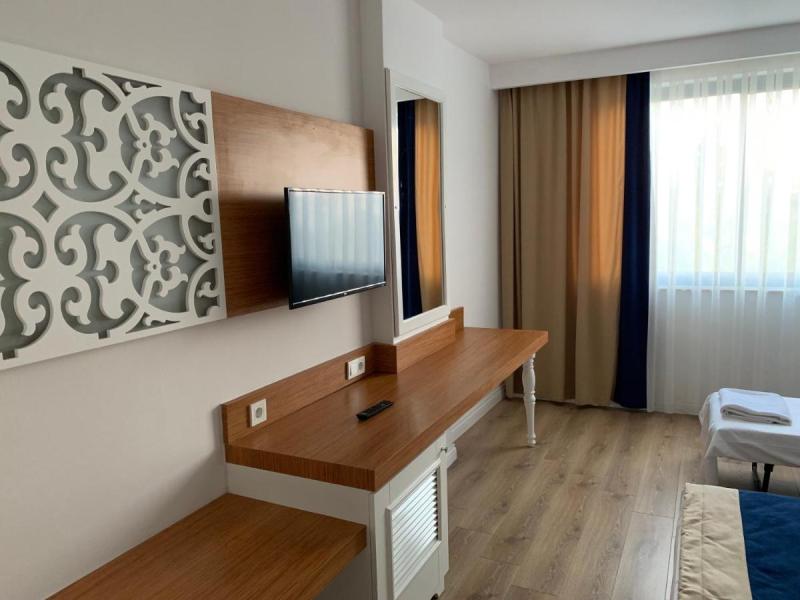 The Sansa Hotel & Spa