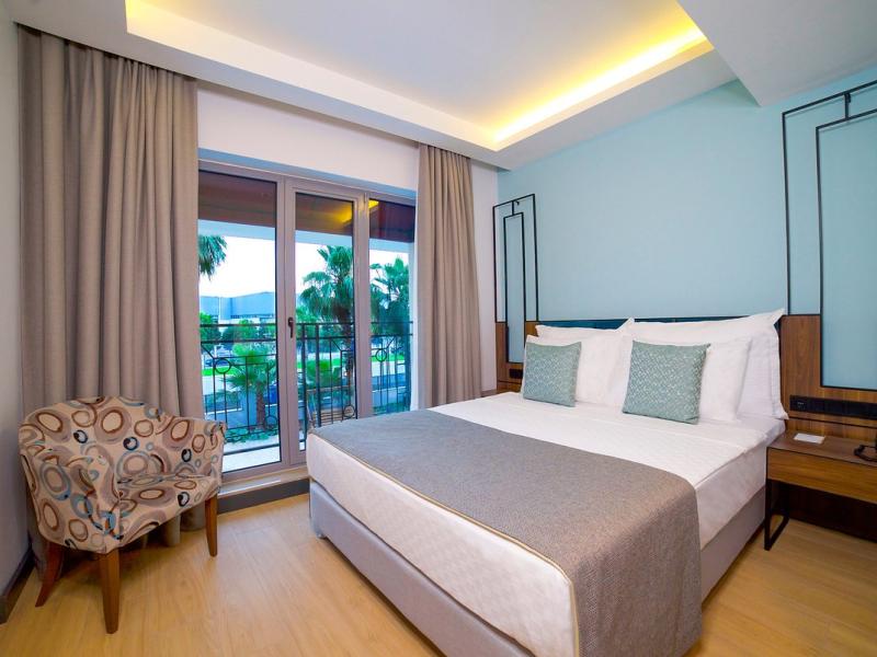 Leaf Port Boutique Hotel