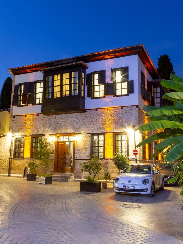 Cedrus Hotel