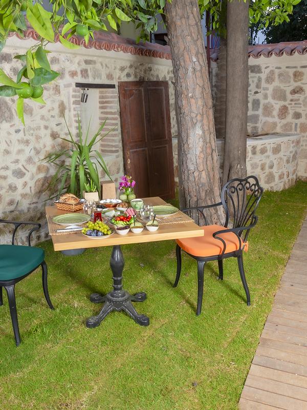 Cedrus Hotel