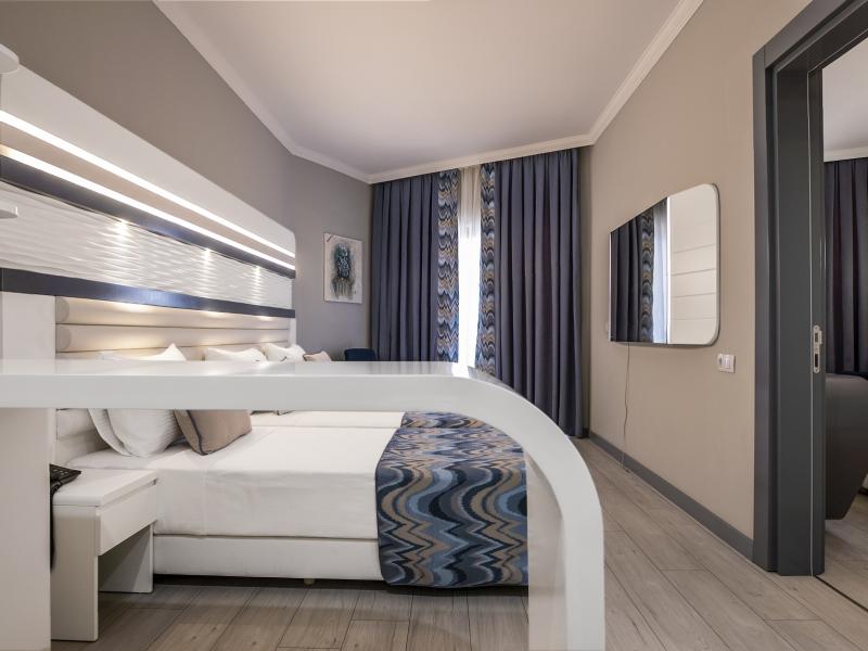 Blue Marlin Deluxe Spa & Resort